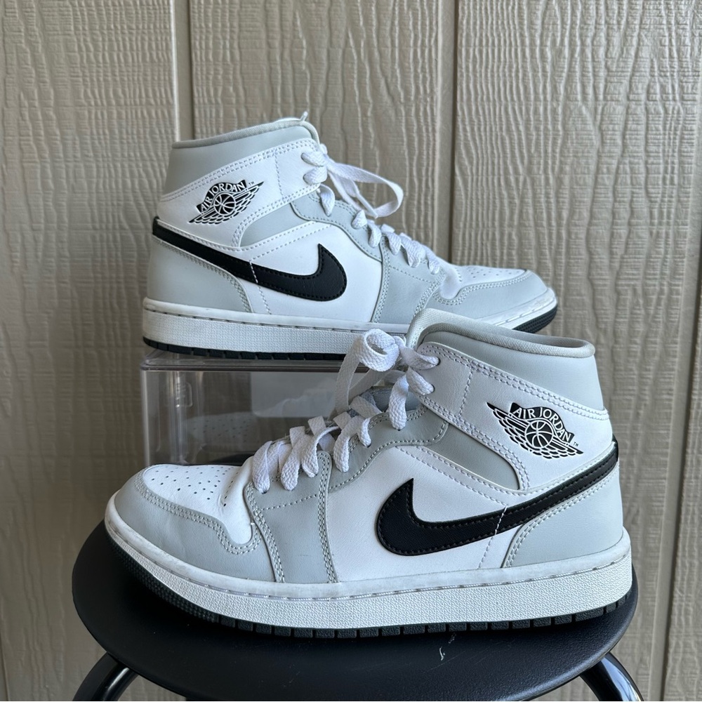 Nike air Jordan 1 mid shoes women’s light grey smoke white black size 7.5